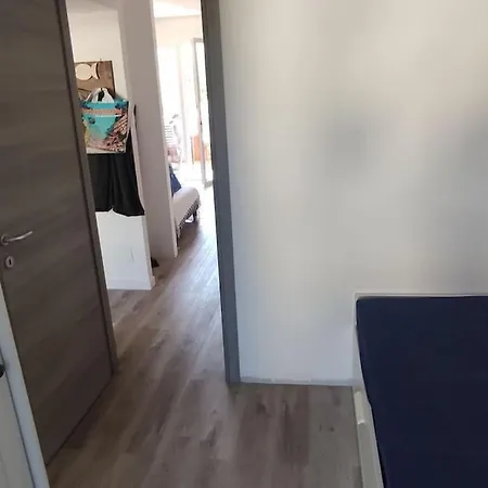 Casa Blu B7 4 לה מדלנה